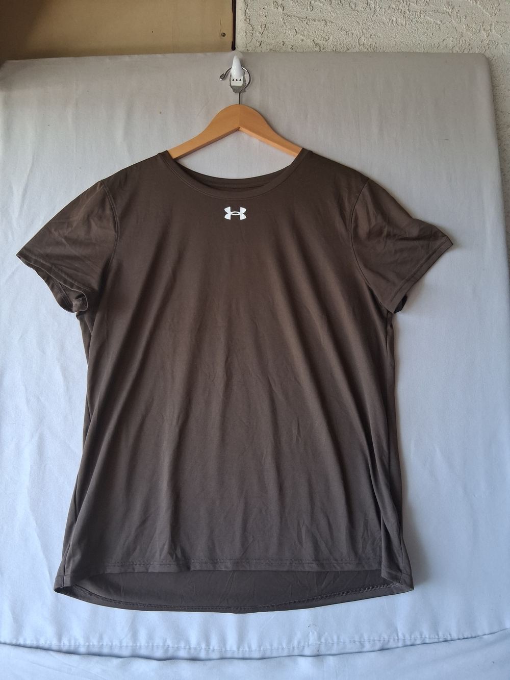Women's Under Armour Basic T-shirt : Size - X-Large : Brown